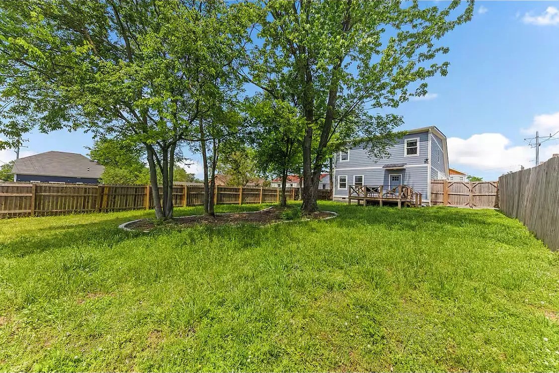Backyard at Nashville Recovery House